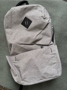NWT DSW Light Gray Casual Everyday Backpack